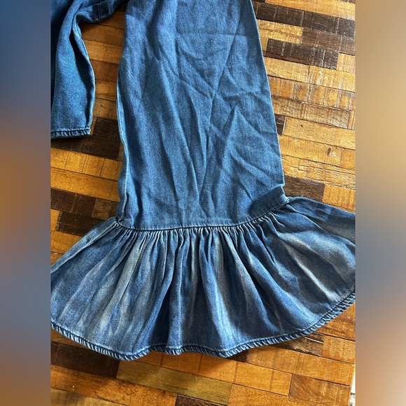 NWT BUFFALO Bell Sleeve 70’s Vibe Blue Denim Top Size Small - Picture 2 of 8